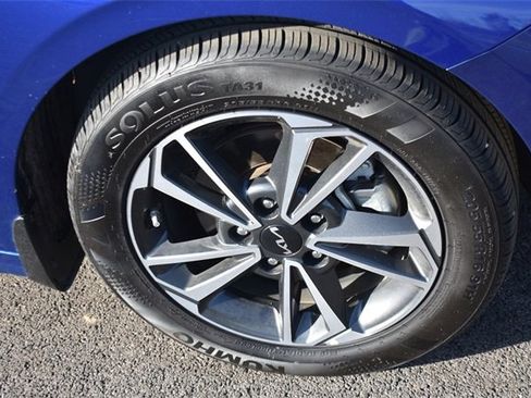 Certified 2024 Kia Forte LXS image 11