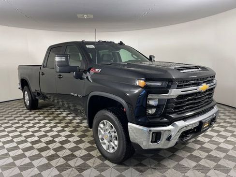 New 2026 Chevrolet Silverado 3500 LT w/ All Star Edition image 7