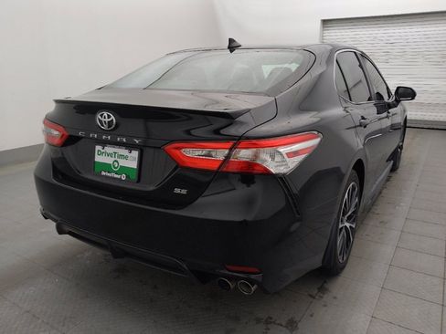 Used 2020 Toyota Camry SE FWD image 9