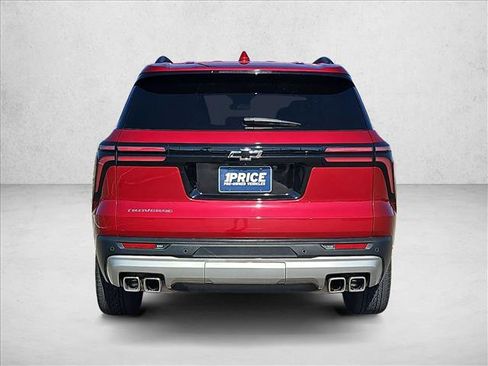 Used 2025 Chevrolet Traverse LT w/ Sun and Wheel Package FWD image 6