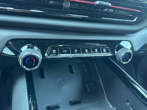 Used 2026 Chevrolet Silverado EV Trail Boss AWD/4WD image 27