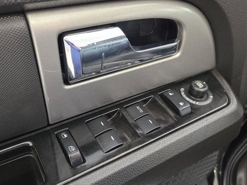 Used 2013 Ford Expedition Limited image 22