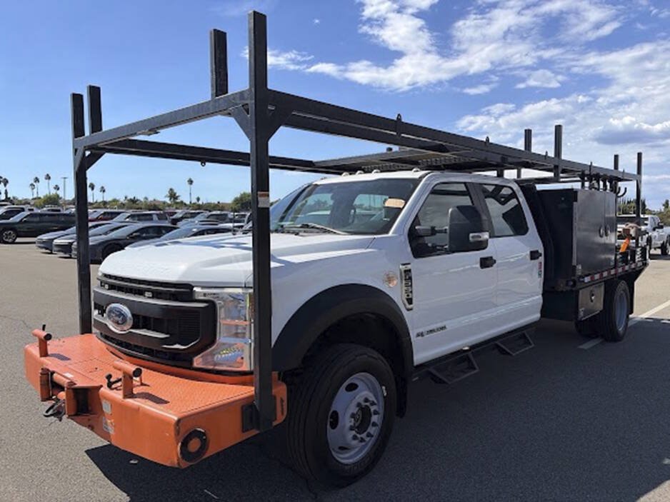 Used 2022 Ford F550 4x4 Crew Cab Super Duty w/ Power Equipment Group image 3