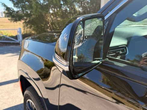 New 2026 Jeep Grand Wagoneer L w/ 8-Passenger Seating Package image 32