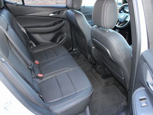 Certified 2022 Buick Encore GX Essence image 17