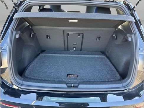 Used 2024 Volkswagen Golf R image 23