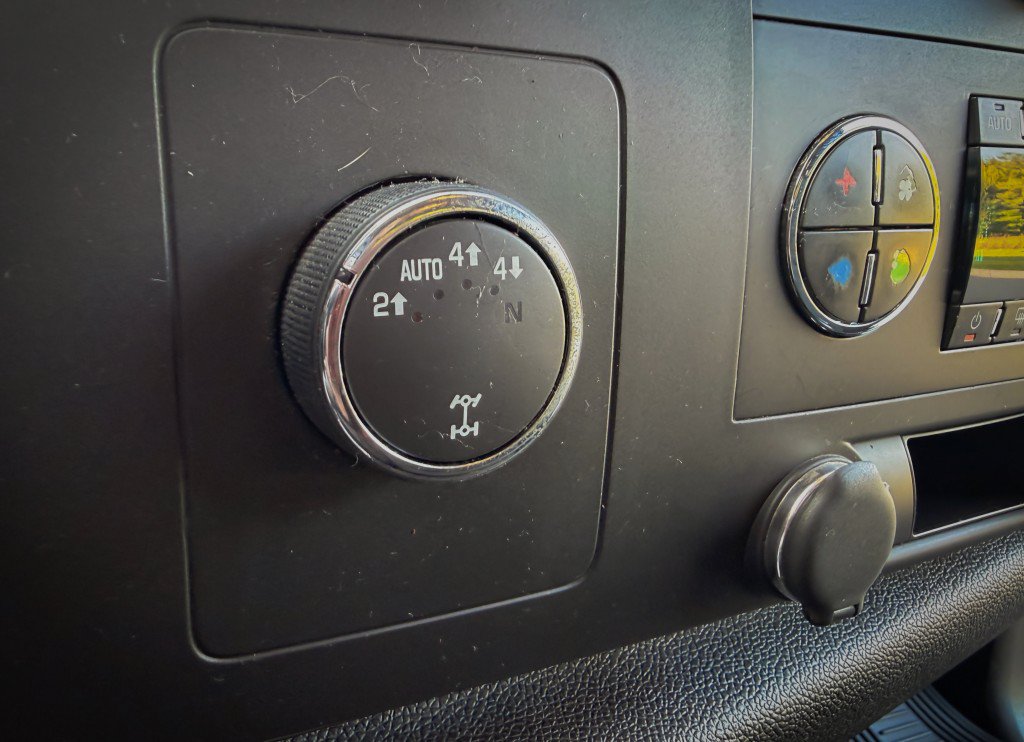 Used 2013 Chevrolet Silverado 1500 LT w/ All-Star Edition AWD/4WD image 21