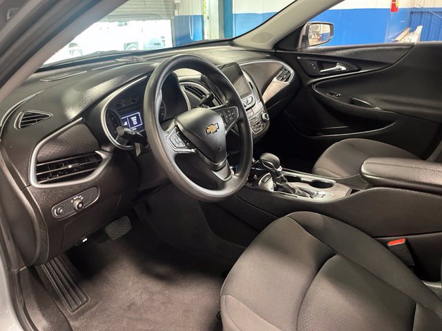 Used 2023 Chevrolet Malibu LT FWD image 23