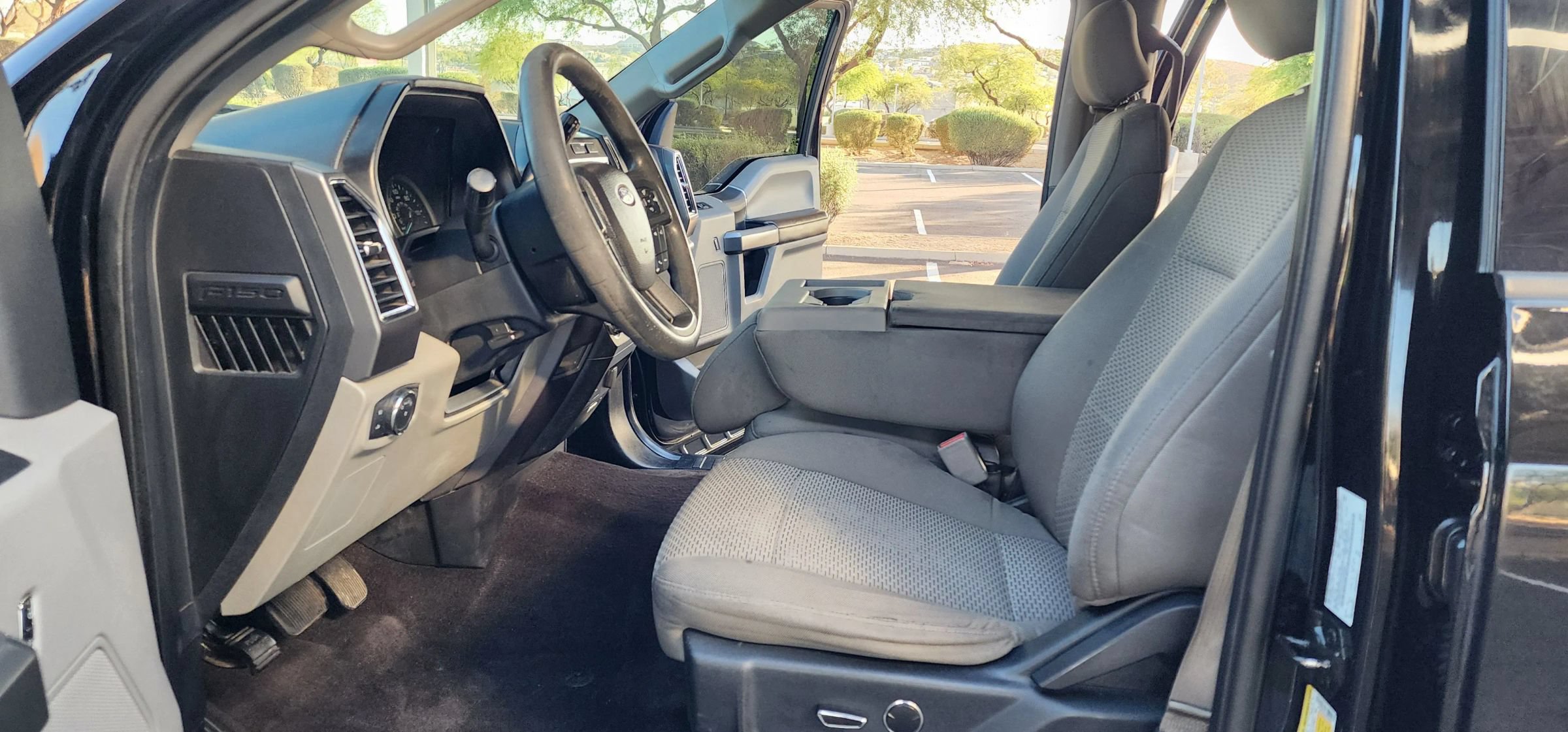 Used 2016 Ford F150 XLT AWD/4WD image 11