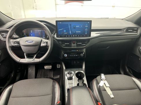 Used 2024 Ford Escape ST-Line w/ Tech Pack #1 AWD/4WD image 4