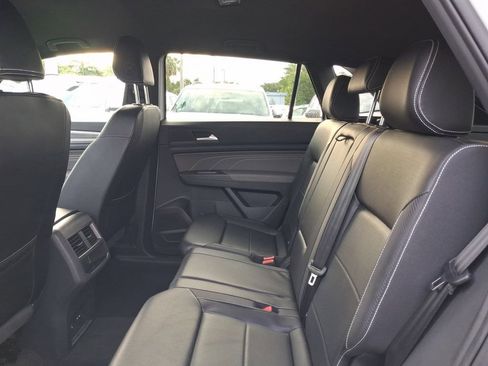Used 2023 Volkswagen Atlas Cross Sport SE FWD image 11