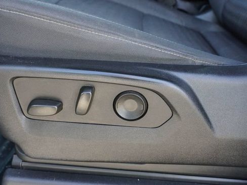 Used 2023 Chevrolet Silverado 1500 LT AWD/4WD image 11