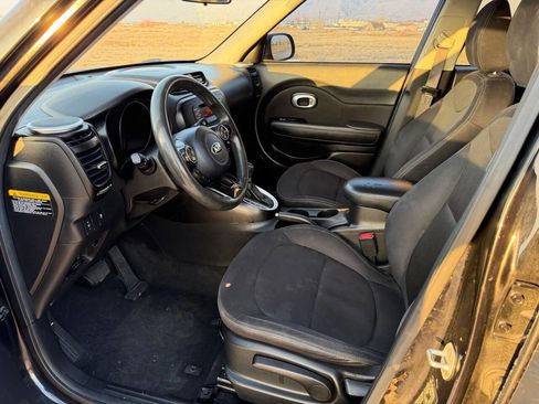 Used 2015 Kia Soul image 12