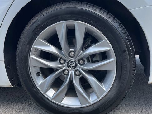 Used 2020 Toyota Avalon XLE w/ Moonroof Package FWD image 6