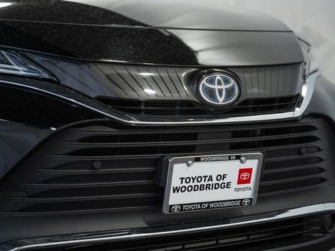 Used 2021 Toyota Venza XLE w/ Softex Package AWD/4WD image 12