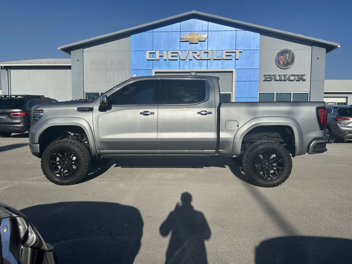 Used 2025 GMC Sierra 1500 SLT w/ SLT Premium Package AWD/4WD image 4