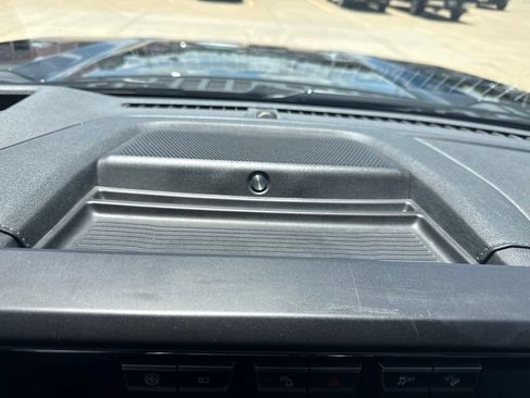 Used 2023 Ford F250 Lariat w/ Lariat Ultimate Package AWD/4WD image 16