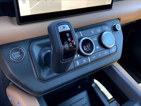 New 2025 Land Rover Defender 90 X-Dynamic SE image 15