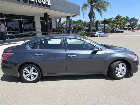 Used 2013 Nissan Altima 2.5 SL w/ Technology Pkg FWD image 9