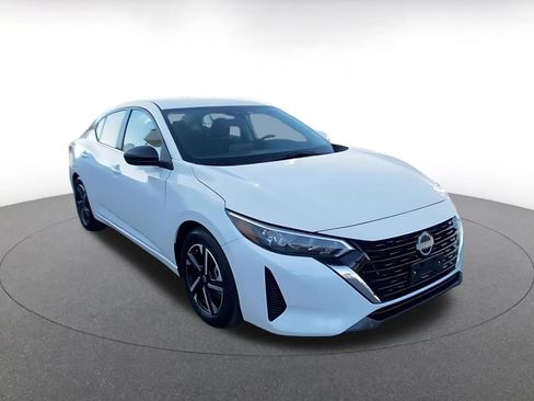 Used 2024 Nissan Sentra SV image 3