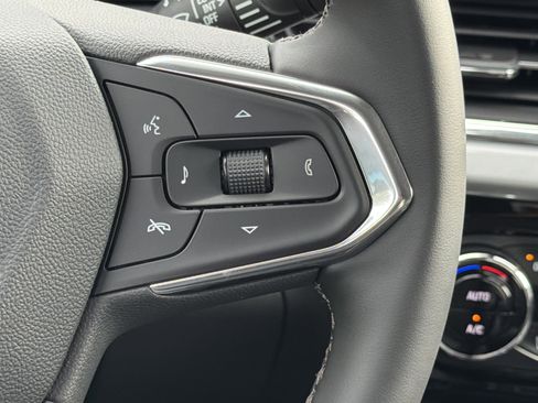 Used 2026 Chevrolet Trax LT w/ LT Convenience Package image 25
