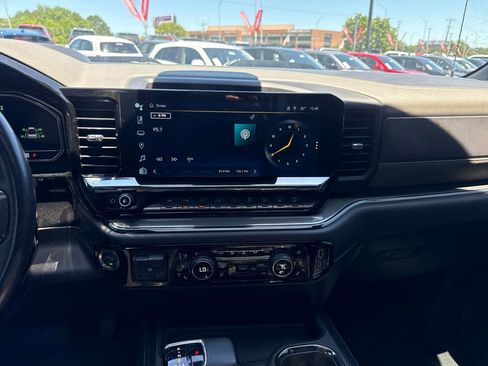Used 2023 Chevrolet Silverado 1500 ZR2 w/ Technology Package AWD/4WD image 38