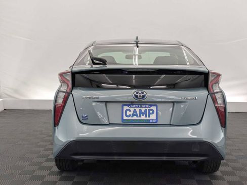 Used 2016 Toyota Prius Four image 5
