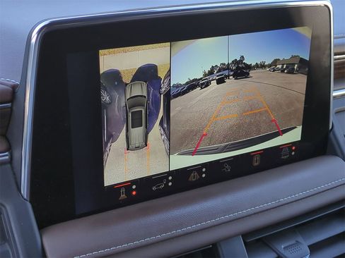 Certified 2024 Chevrolet Tahoe High Country w/ Advanced Technology Package image 18