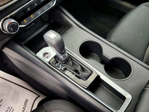 Used 2025 Nissan Altima 2.5 SV image 14