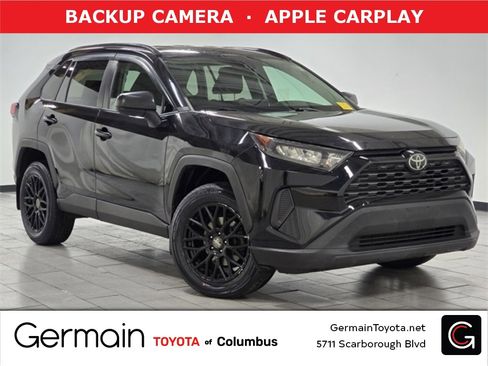 Used 2019 Toyota RAV4 LE image 1