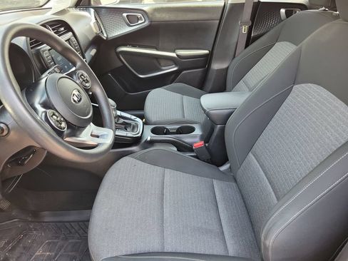 Used 2020 Kia Soul S FWD image 10