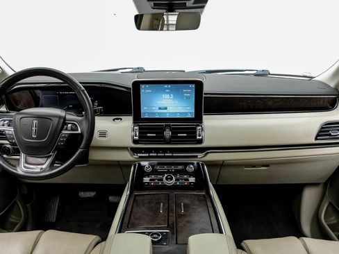 Used 2021 Lincoln Navigator Reserve image 14