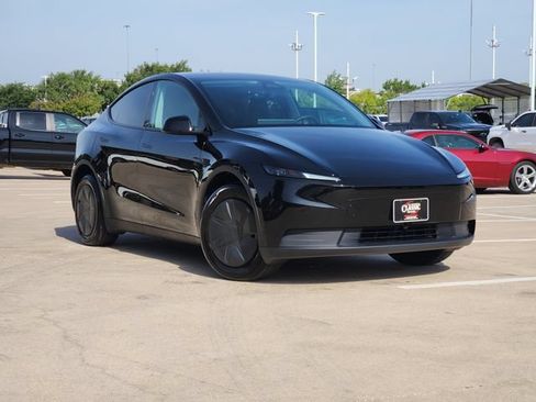 Used 2026 Tesla Model Y AWD image 2