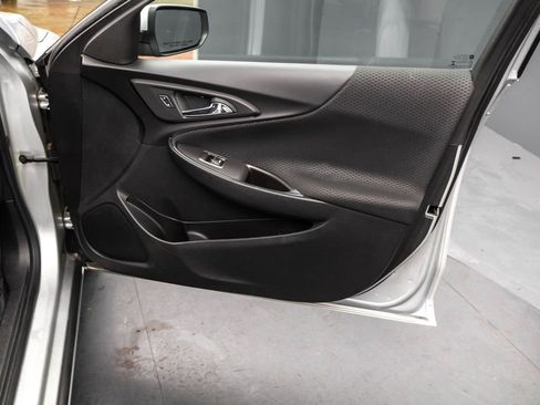 Used 2016 Chevrolet Malibu LT image 34