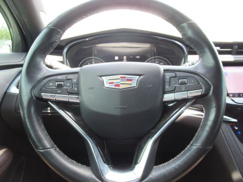 Used 2022 Cadillac XT6 Premium Luxury w/ Technology Package FWD image 22