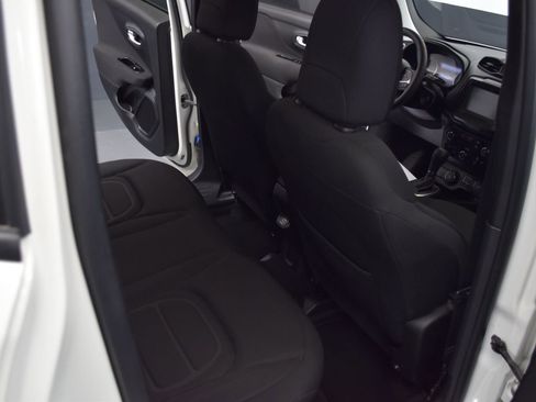 Used 2021 Jeep Renegade Latitude AWD/4WD image 22