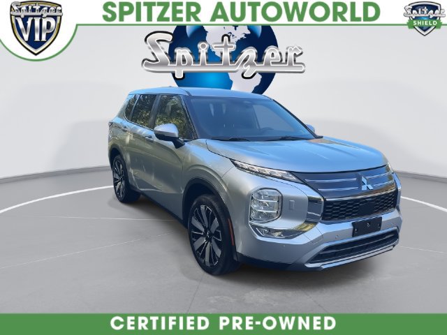 Used 2025 Mitsubishi Outlander SE AWD/4WD image 3