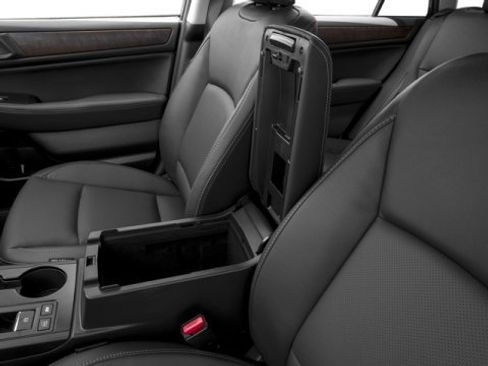 Used 2017 Subaru Outback 3.6R Limited image 17