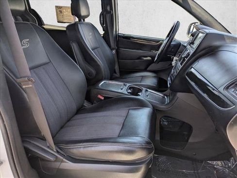 Used 2015 Chrysler Town & Country S w/ Driver Convenience Group FWD image 20