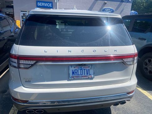 Used 2020 Lincoln Aviator Reserve AWD/4WD image 3