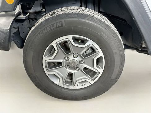 Used 2016 Jeep Wrangler Unlimited Sport w/ Max Tow Package AWD/4WD image 8