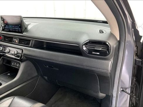 Used 2025 Honda Pilot EX-L image 17