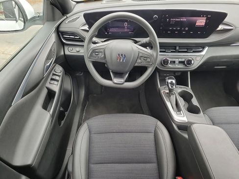 Used 2025 Buick Envista Preferred FWD image 13