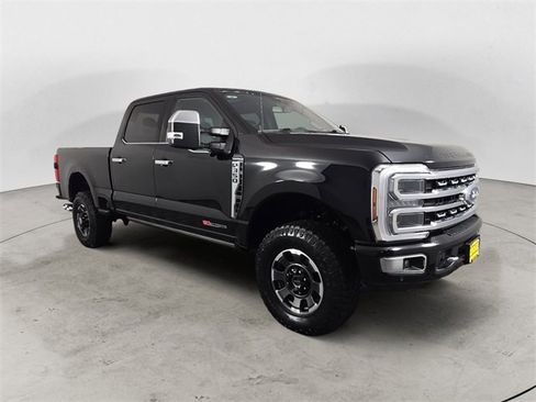 Certified 2024 Ford F350 Platinum w/ Tremor Off-Road Package image 7