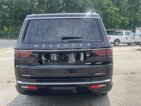 Used 2023 Jeep Wagoneer L Series II w/ Premium Group I AWD/4WD image 6