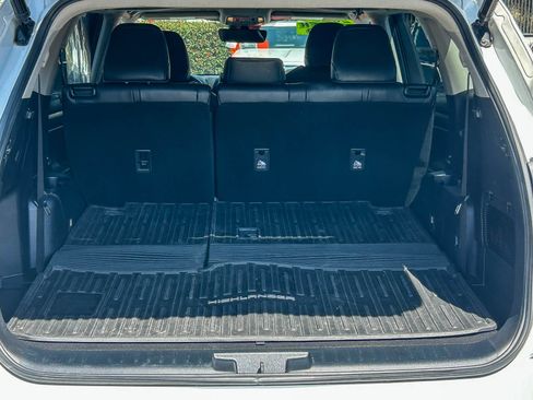 Used 2022 Toyota Highlander XLE FWD image 26