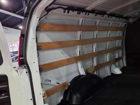 Used 2023 GMC Savana 2500 w/ Driver Convenience Package image 16