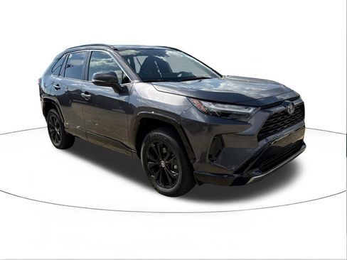 Used 2024 Toyota RAV4 SE AWD/4WD image 1