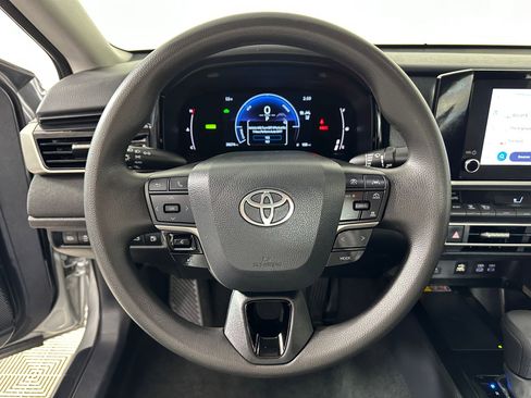 Used 2025 Toyota Camry LE image 15