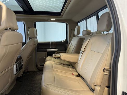 Used 2020 Ford F150 Lariat image 17